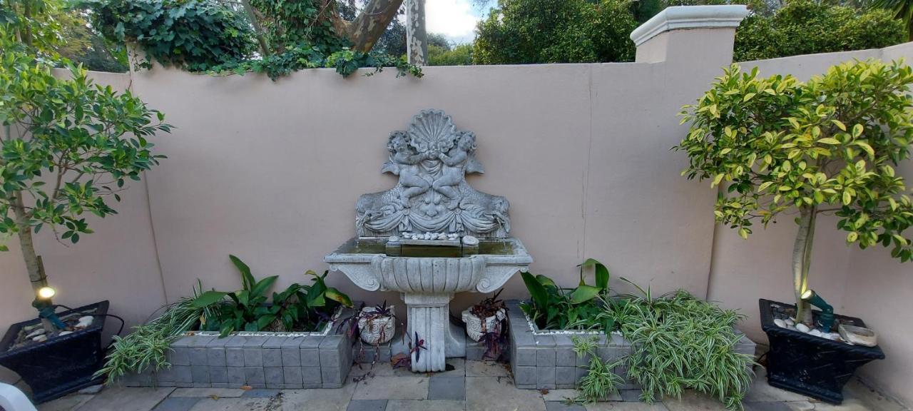 Roosboom Guest Apartments Somerset West Exterior photo